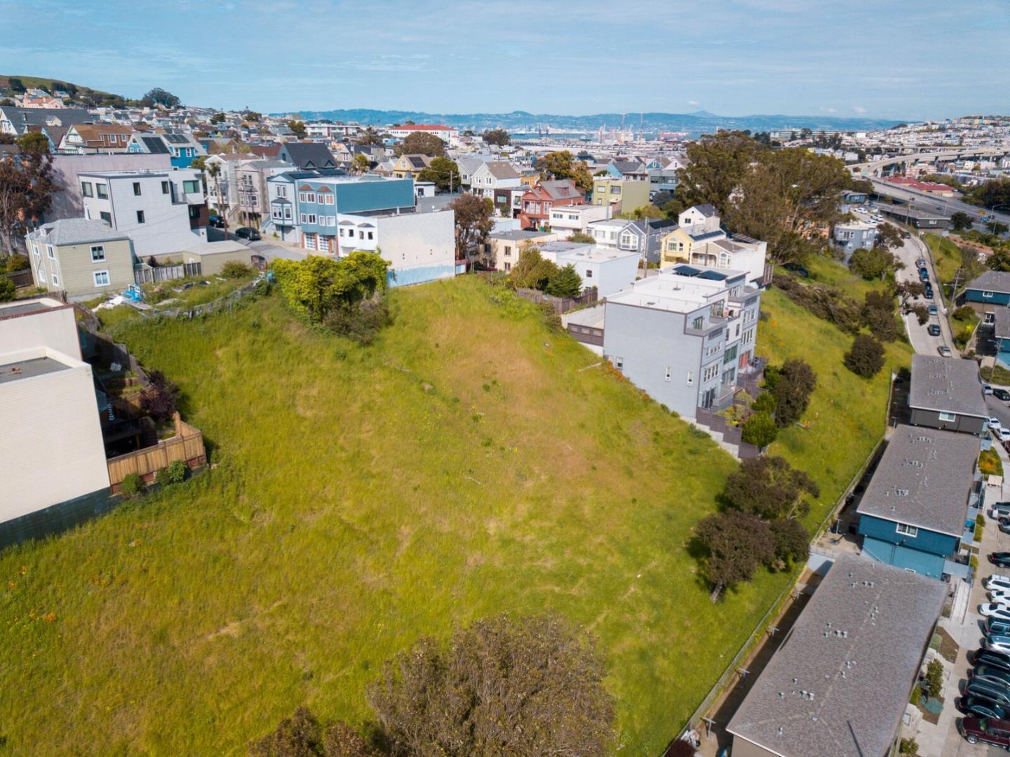 Detail Gallery Image 5 of 7 For 132 Bache St, San Francisco,  CA 94110 - – Beds | – Baths