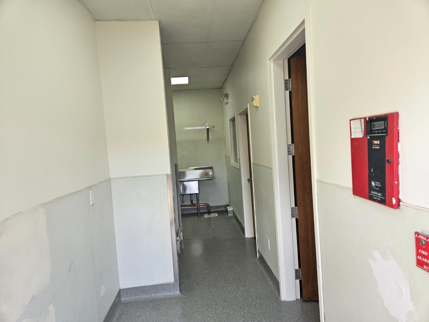 Detail Gallery Image 10 of 12 For 6403 Foothill Blvd, Oakland,  CA 94605 - – Beds | – Baths