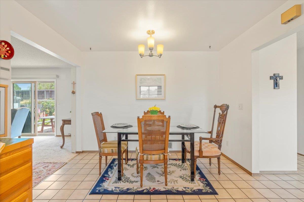 Detail Gallery Image 11 of 29 For 137 Silverwood Pl, Marina,  CA 93933 - 4 Beds | 2 Baths