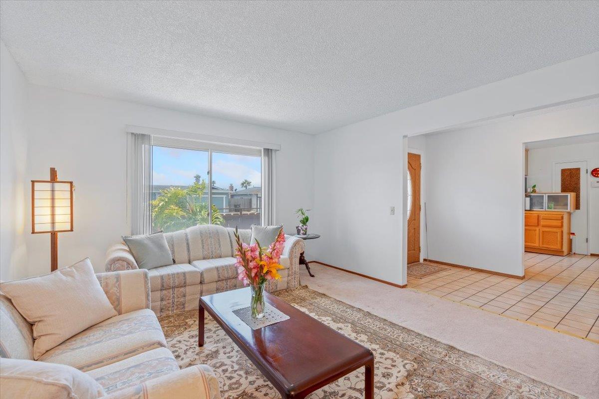 Detail Gallery Image 12 of 29 For 137 Silverwood Pl, Marina,  CA 93933 - 4 Beds | 2 Baths
