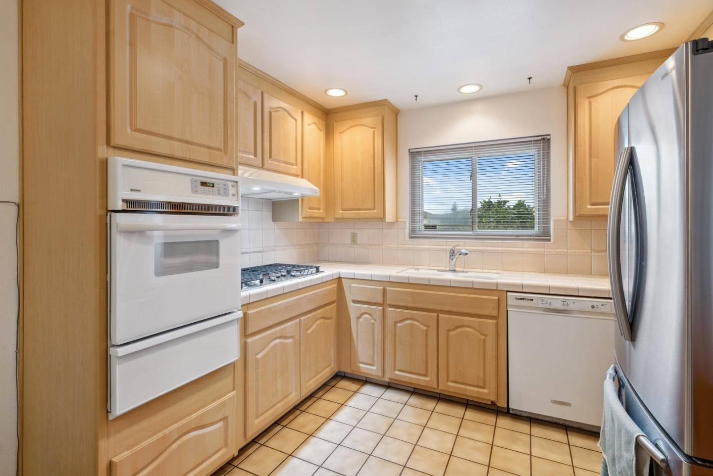 Detail Gallery Image 7 of 29 For 137 Silverwood Pl, Marina,  CA 93933 - 4 Beds | 2 Baths
