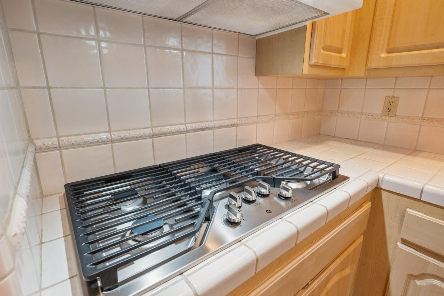 Detail Gallery Image 9 of 29 For 137 Silverwood Pl, Marina,  CA 93933 - 4 Beds | 2 Baths