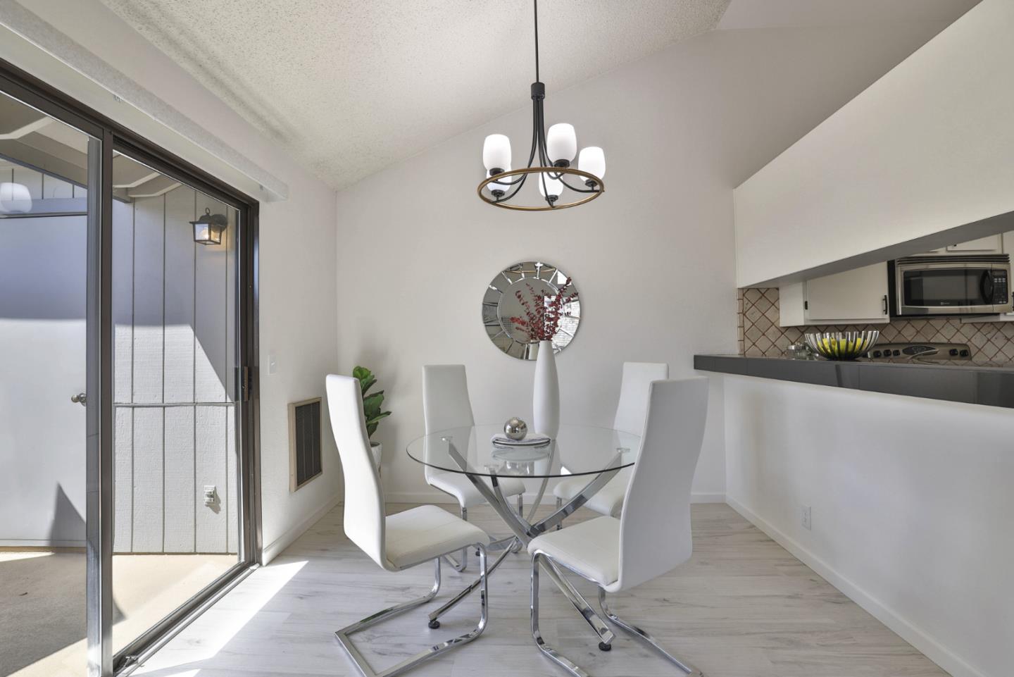 Detail Gallery Image 8 of 30 For 160 Sunwood Meadows Pl, San Jose,  CA 95119 - 2 Beds | 2 Baths