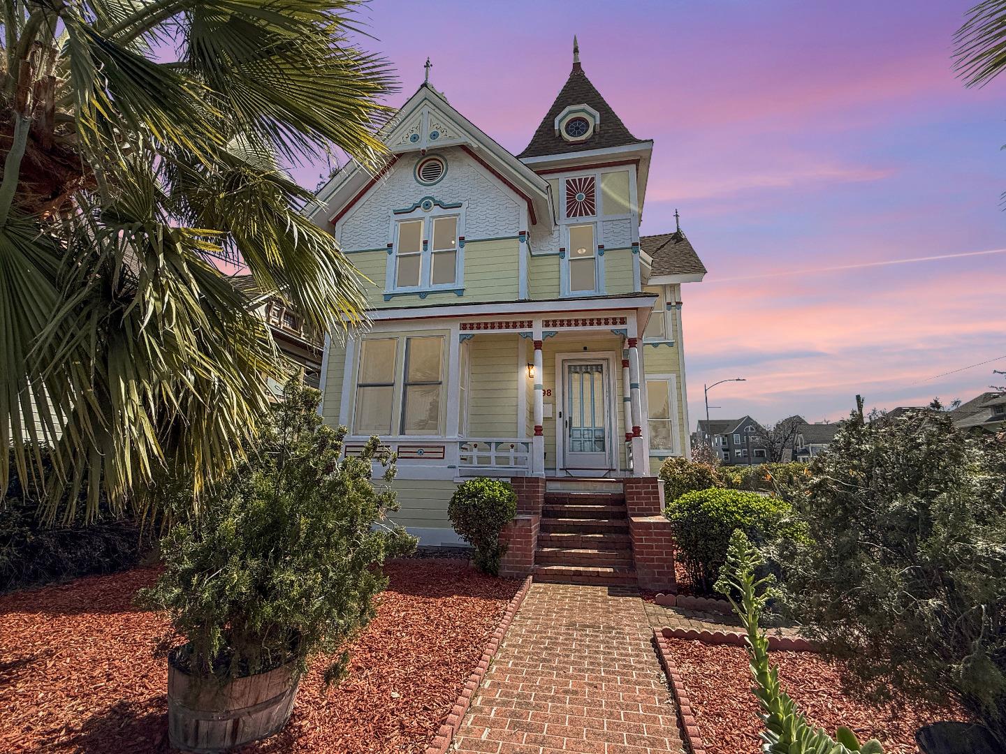 Detail Gallery Image 7 of 50 For 398 W San Fernando, San Jose,  CA 95110 - 5 Beds | 2 Baths