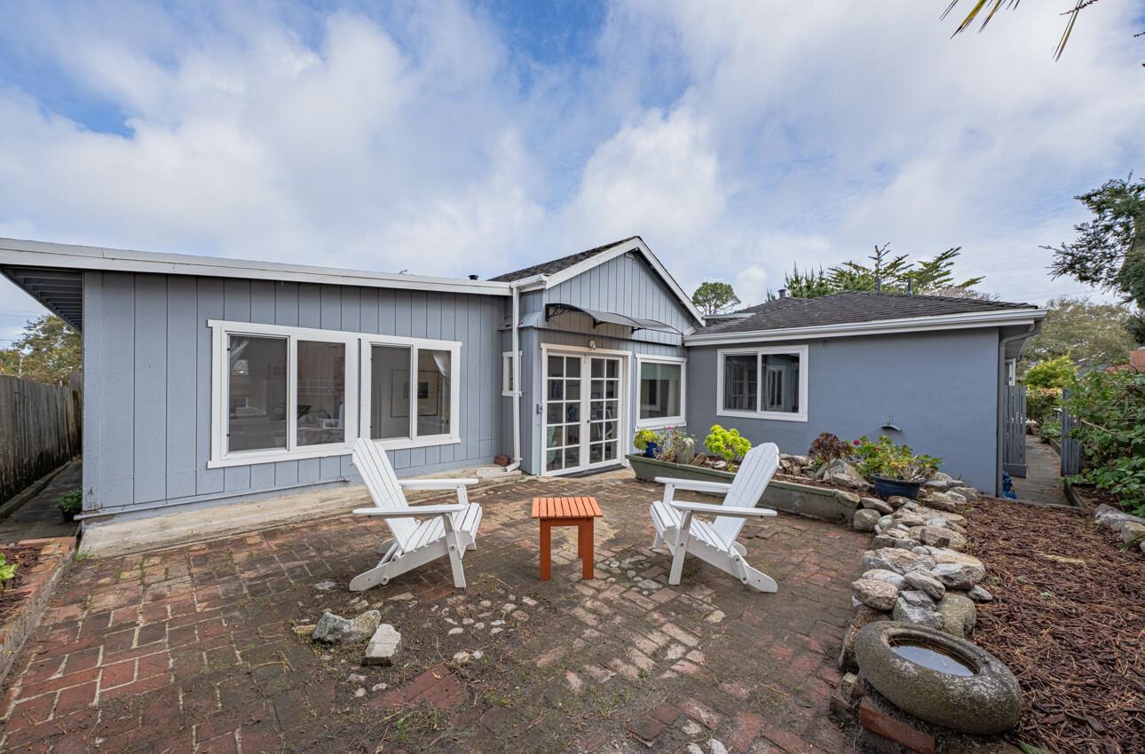 Detail Gallery Image 19 of 37 For 865 Lily St, Monterey,  CA 93940 - 4 Beds | 2 Baths