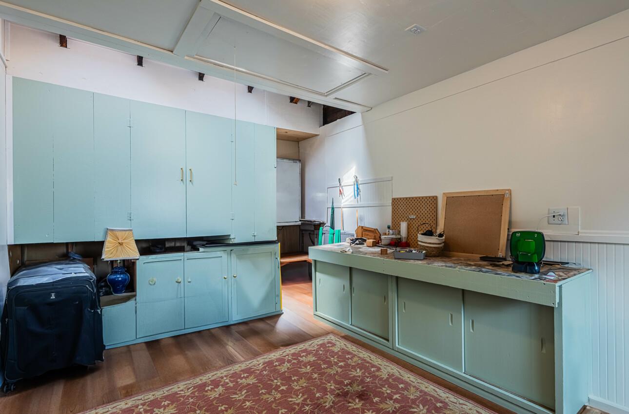 Detail Gallery Image 32 of 37 For 865 Lily St, Monterey,  CA 93940 - 4 Beds | 2 Baths