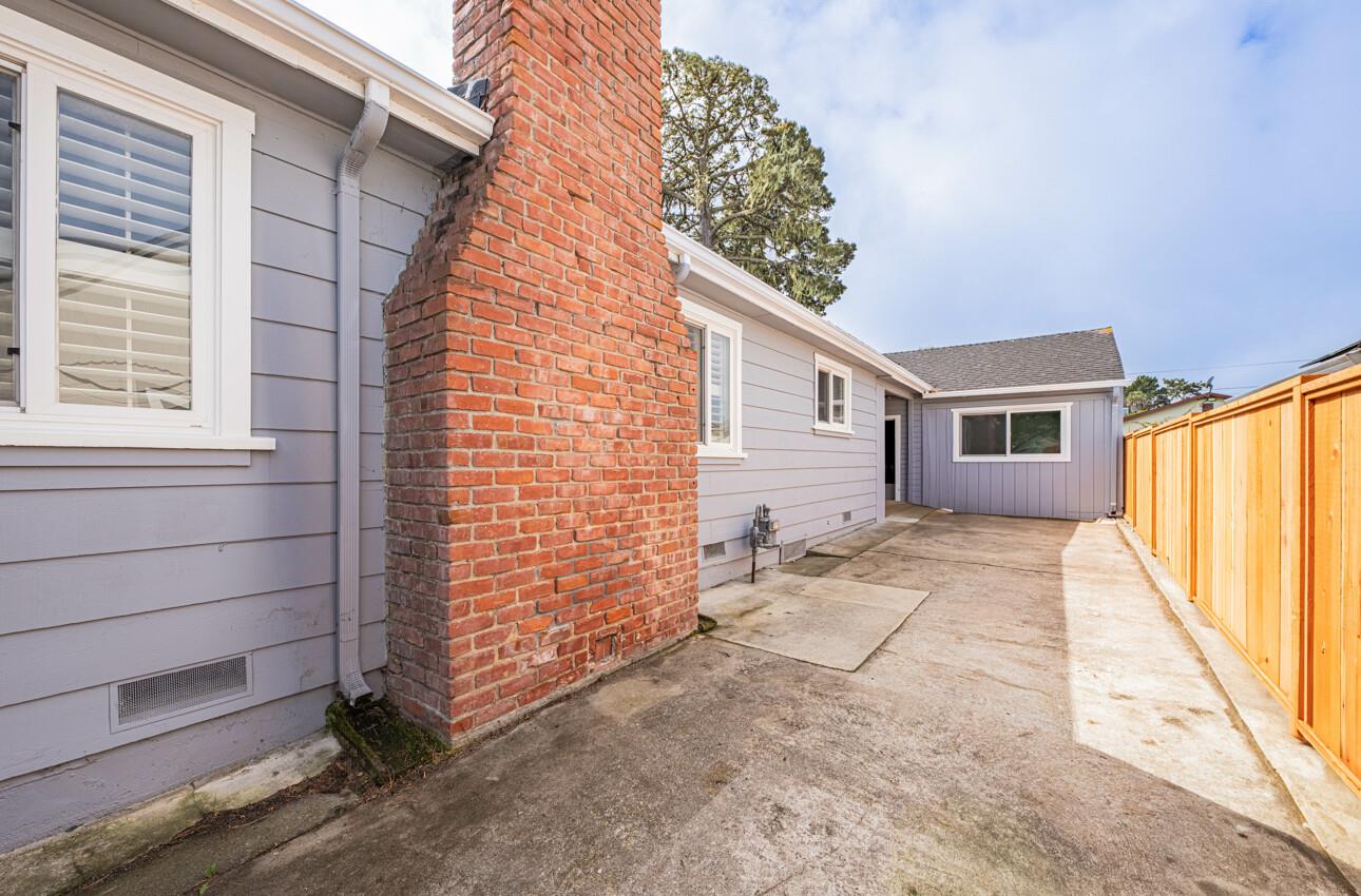 Detail Gallery Image 35 of 37 For 865 Lily St, Monterey,  CA 93940 - 4 Beds | 2 Baths