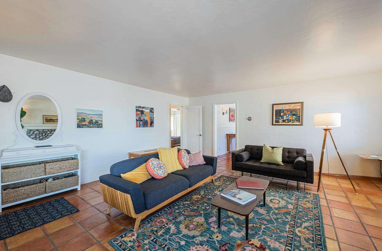 Detail Gallery Image 7 of 37 For 865 Lily St, Monterey,  CA 93940 - 4 Beds | 2 Baths