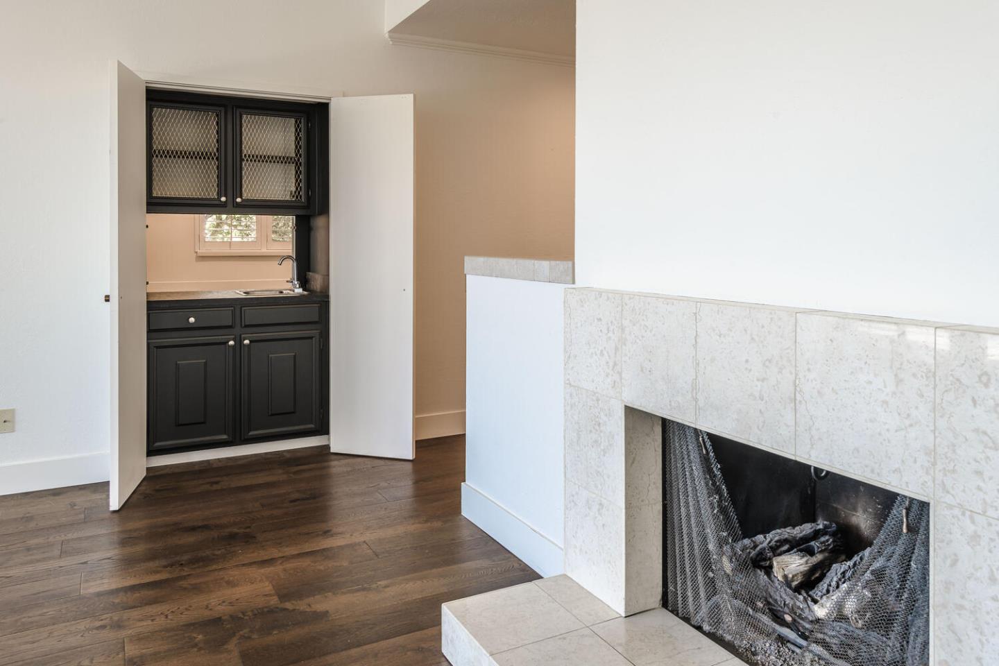 Detail Gallery Image 10 of 33 For 50 Mounds Rd, San Mateo,  CA 94402 - 2 Beds | 2 Baths