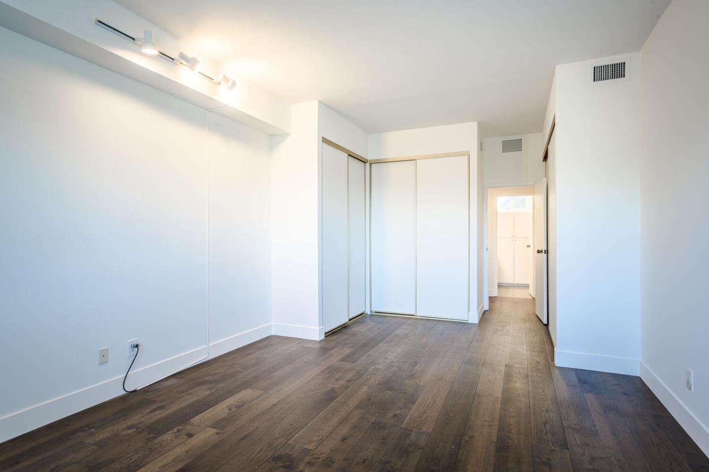 Detail Gallery Image 17 of 33 For 50 Mounds Rd, San Mateo,  CA 94402 - 2 Beds | 2 Baths