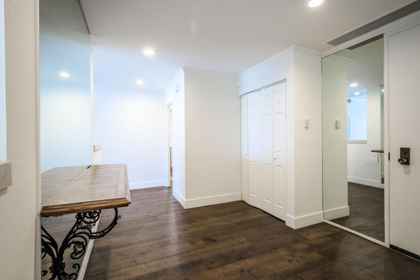 Detail Gallery Image 20 of 33 For 50 Mounds Rd, San Mateo,  CA 94402 - 2 Beds | 2 Baths
