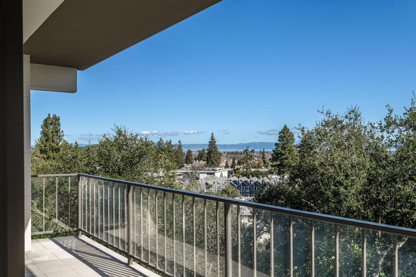Detail Gallery Image 25 of 33 For 50 Mounds Rd, San Mateo,  CA 94402 - 2 Beds | 2 Baths