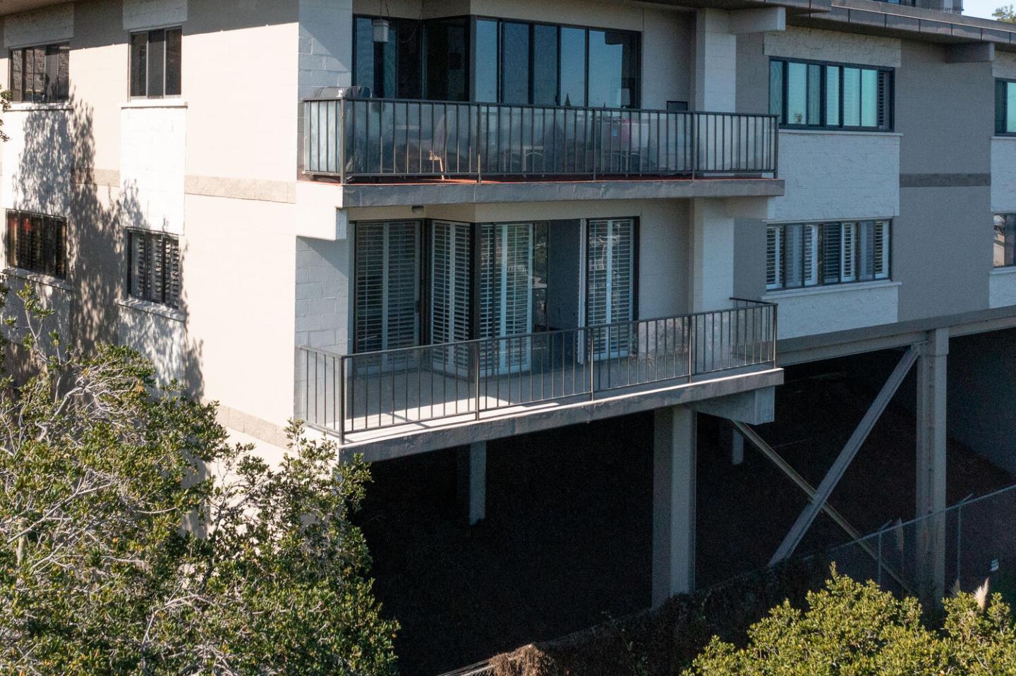 Detail Gallery Image 30 of 33 For 50 Mounds Rd, San Mateo,  CA 94402 - 2 Beds | 2 Baths