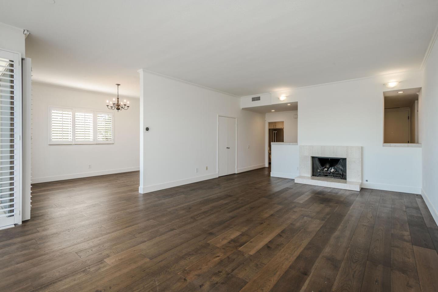 Detail Gallery Image 4 of 33 For 50 Mounds Rd, San Mateo,  CA 94402 - 2 Beds | 2 Baths