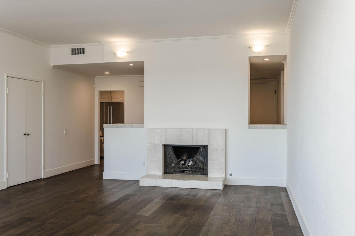 Detail Gallery Image 5 of 33 For 50 Mounds Rd, San Mateo,  CA 94402 - 2 Beds | 2 Baths