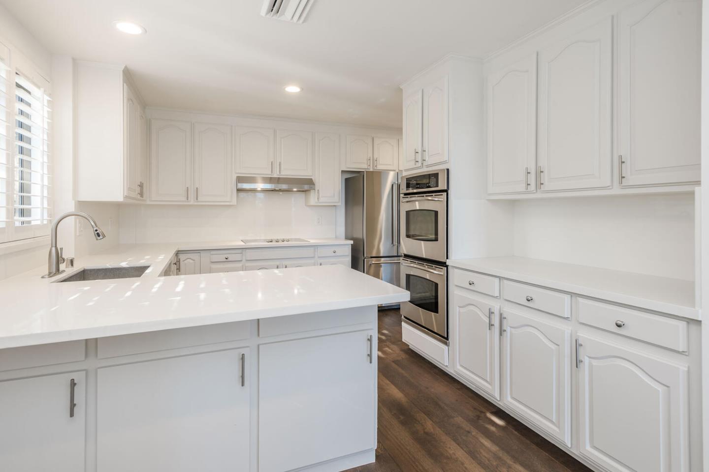 Detail Gallery Image 7 of 33 For 50 Mounds Rd, San Mateo,  CA 94402 - 2 Beds | 2 Baths