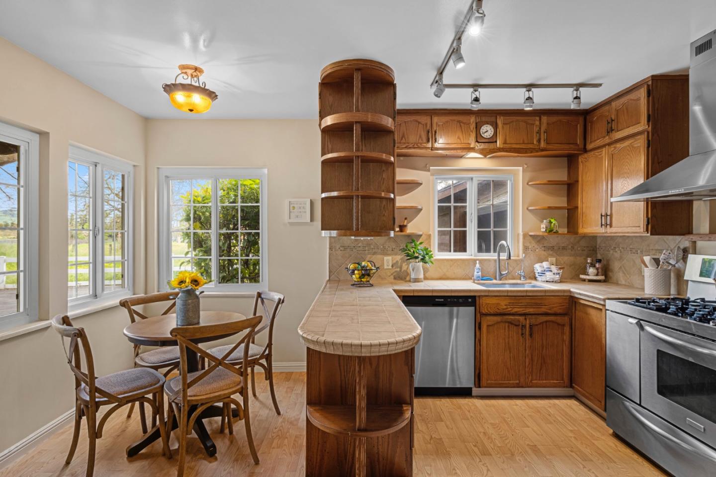 Detail Gallery Image 21 of 64 For 13755 Columbet Ave, San Martin,  CA 95046 - 3 Beds | 2 Baths