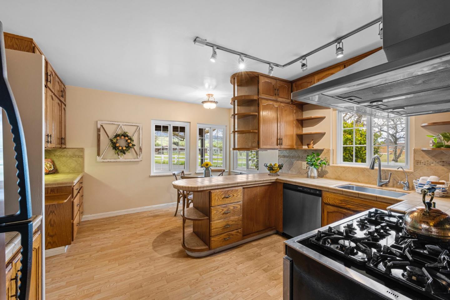 Detail Gallery Image 23 of 64 For 13755 Columbet Ave, San Martin,  CA 95046 - 3 Beds | 2 Baths