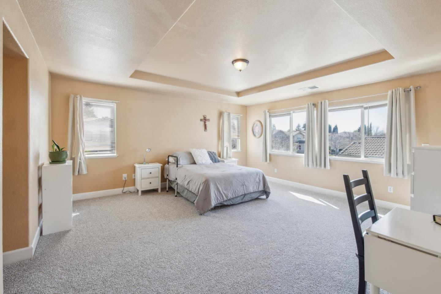 Detail Gallery Image 10 of 18 For 1512 Marigold Dr, Patterson,  CA 95363 - 6 Beds | 3 Baths