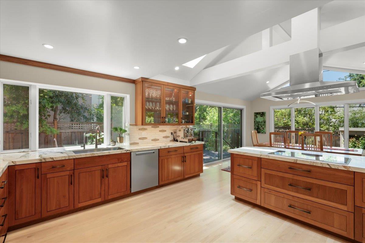 Detail Gallery Image 12 of 46 For 734 Oregon Ave, San Mateo,  CA 94402 - 4 Beds | 3/1 Baths