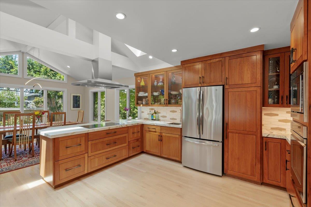 Detail Gallery Image 16 of 46 For 734 Oregon Ave, San Mateo,  CA 94402 - 4 Beds | 3/1 Baths