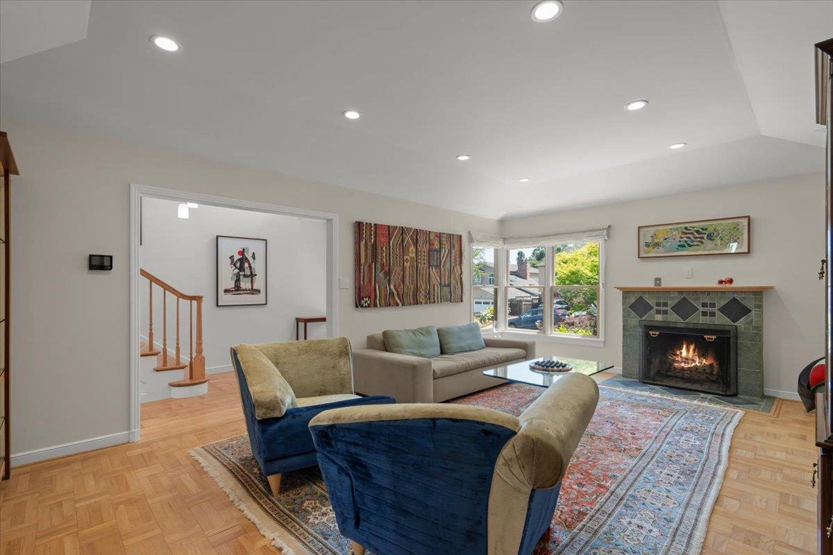 Detail Gallery Image 6 of 46 For 734 Oregon Ave, San Mateo,  CA 94402 - 4 Beds | 3/1 Baths
