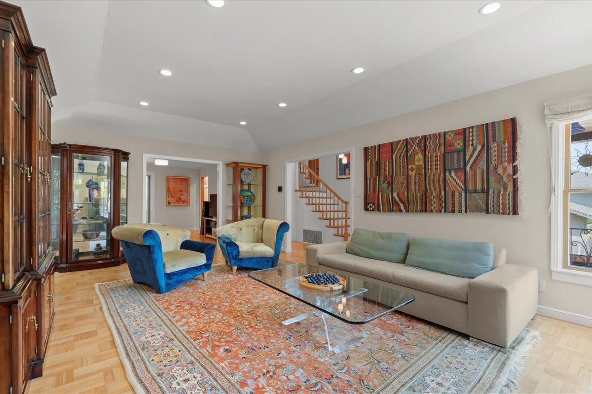 Detail Gallery Image 7 of 46 For 734 Oregon Ave, San Mateo,  CA 94402 - 4 Beds | 3/1 Baths