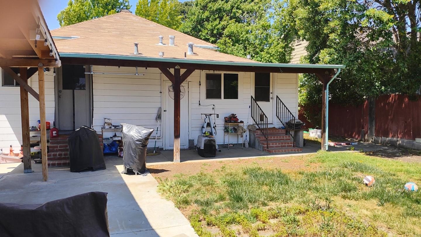Detail Gallery Image 17 of 18 For 713 7th St, Hollister,  CA 95023 - 3 Beds | 1/1 Baths