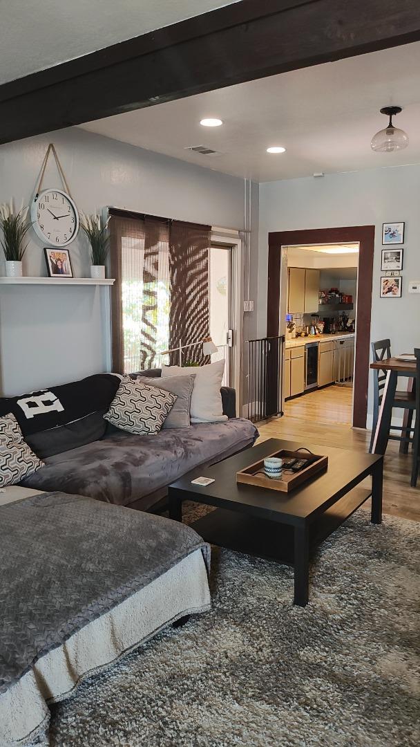 Detail Gallery Image 2 of 18 For 713 7th St, Hollister,  CA 95023 - 3 Beds | 1/1 Baths