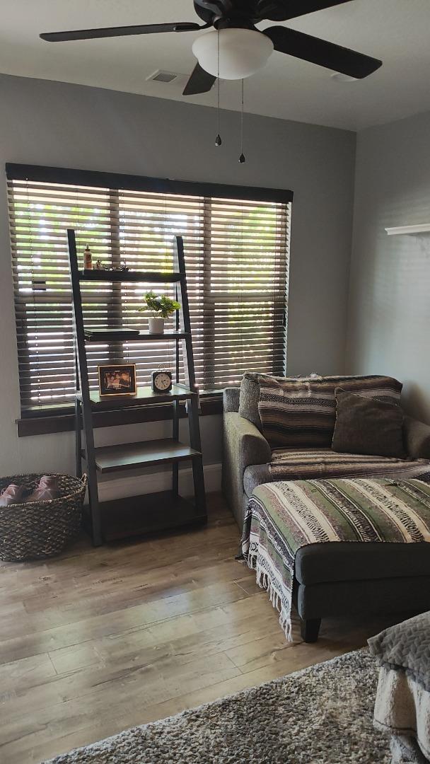 Detail Gallery Image 4 of 18 For 713 7th St, Hollister,  CA 95023 - 3 Beds | 1/1 Baths