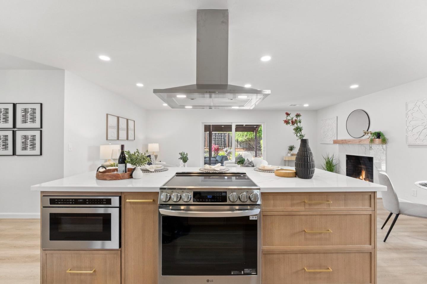 Detail Gallery Image 8 of 42 For 5273 Estrade Dr, San Jose,  CA 95118 - 3 Beds | 2 Baths
