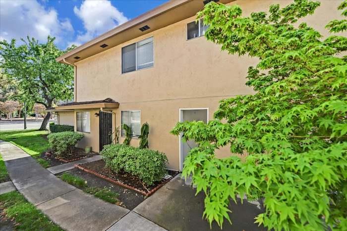Detail Gallery Image 2 of 17 For 811 N Capitol Ave #3,  San Jose,  CA 95133 - 2 Beds | 1 Baths