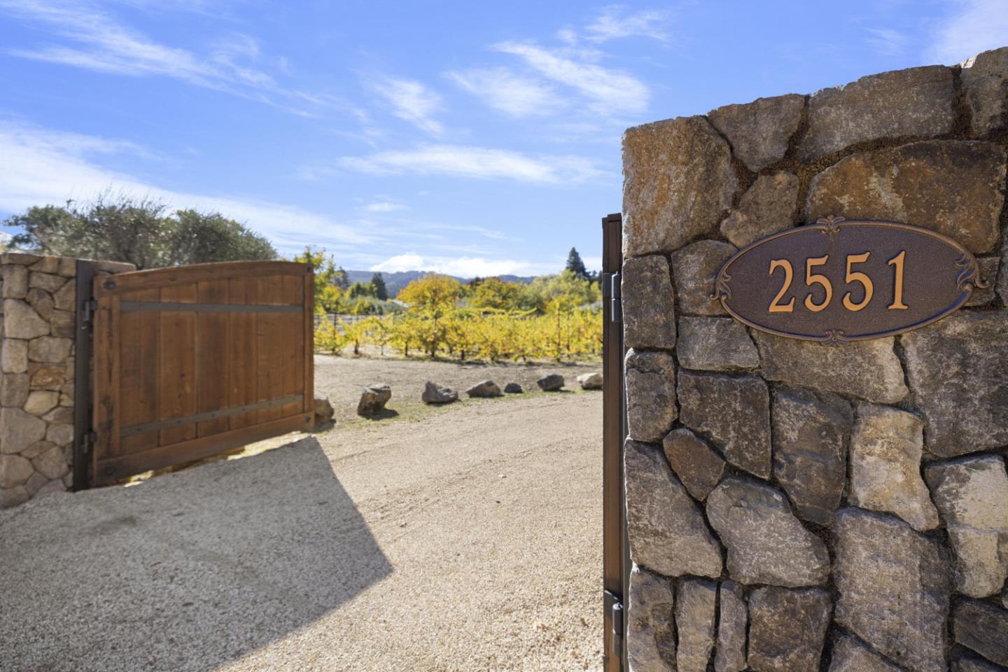 Detail Gallery Image 2 of 178 For 2551 Grant St, Calistoga,  CA 94515 - 6 Beds | 6/2 Baths