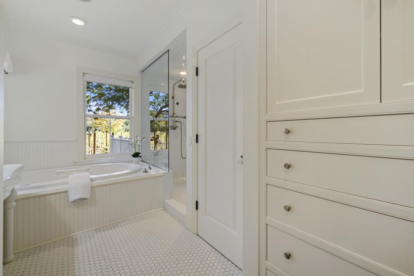 Detail Gallery Image 29 of 178 For 2551 Grant St, Calistoga,  CA 94515 - 6 Beds | 6/2 Baths