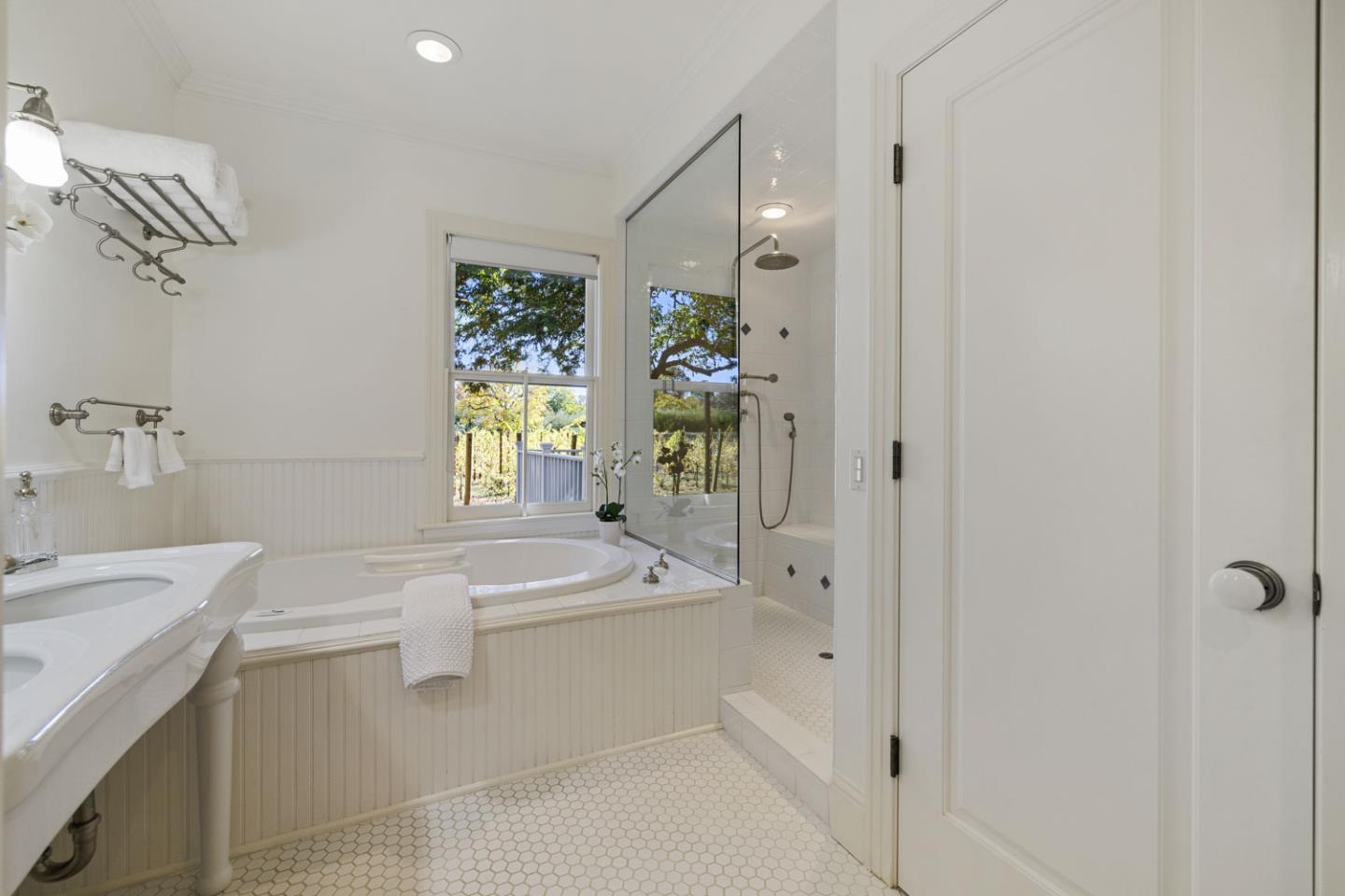 Detail Gallery Image 31 of 178 For 2551 Grant St, Calistoga,  CA 94515 - 6 Beds | 6/2 Baths