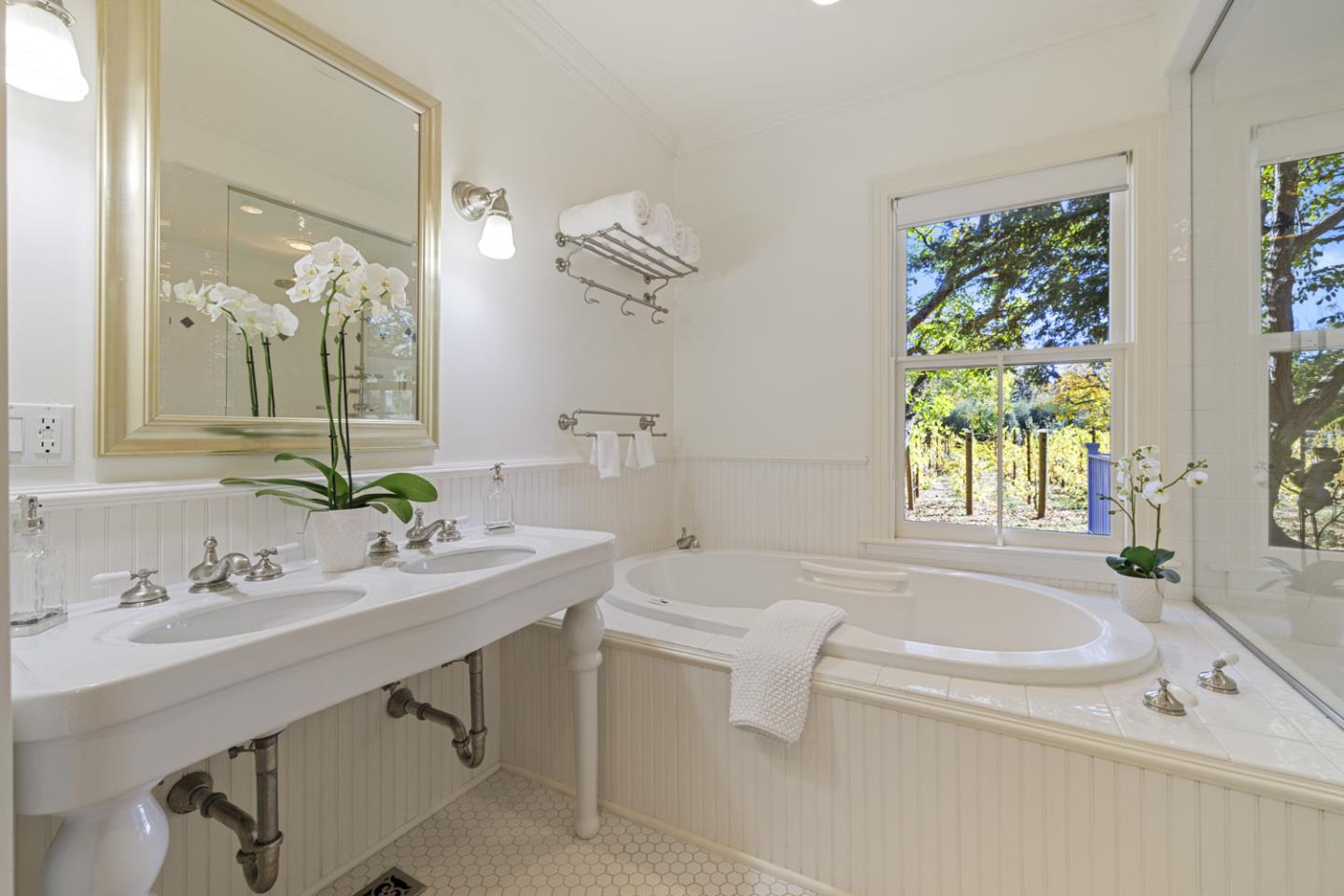 Detail Gallery Image 32 of 178 For 2551 Grant St, Calistoga,  CA 94515 - 6 Beds | 6/2 Baths