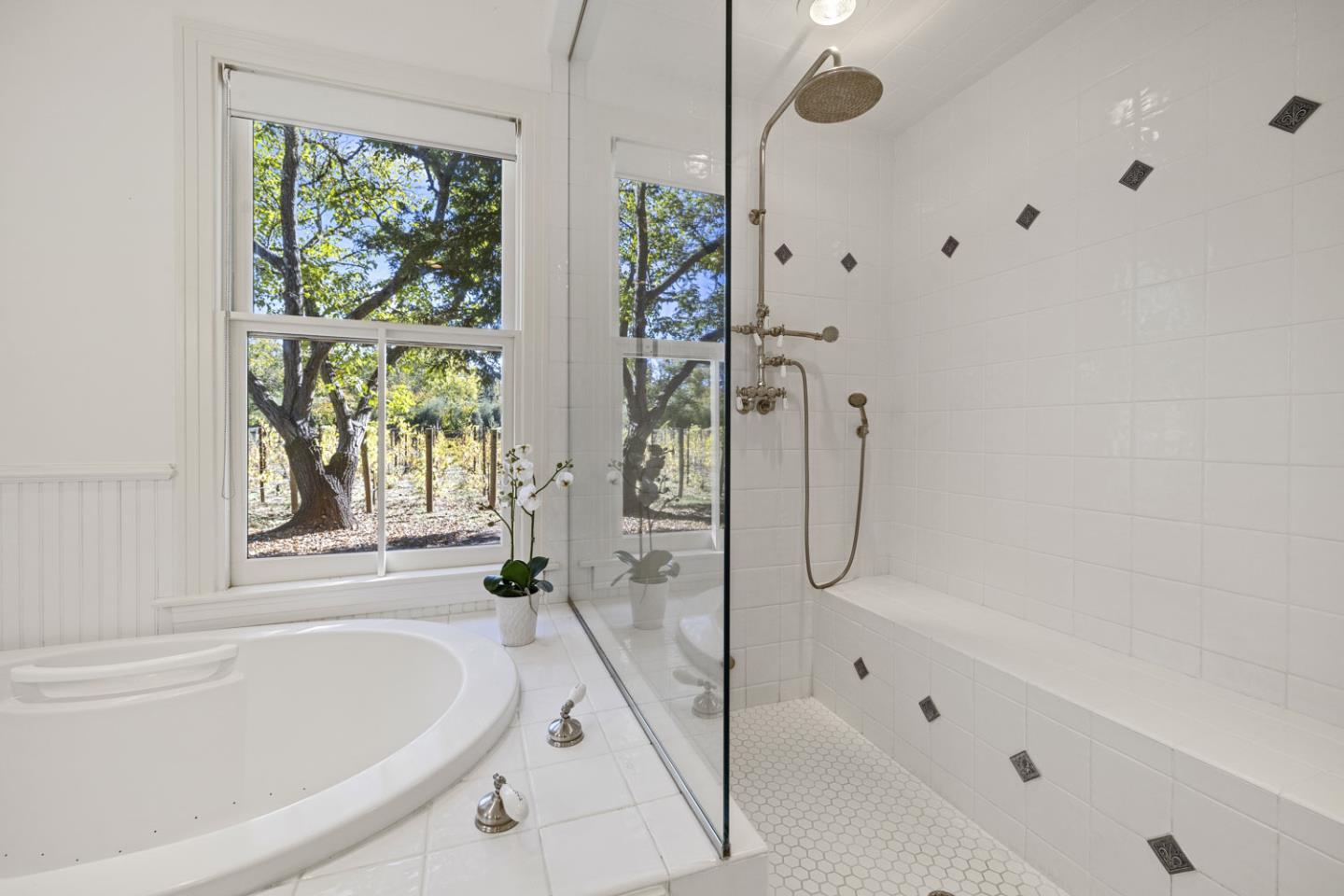 Detail Gallery Image 33 of 178 For 2551 Grant St, Calistoga,  CA 94515 - 6 Beds | 6/2 Baths