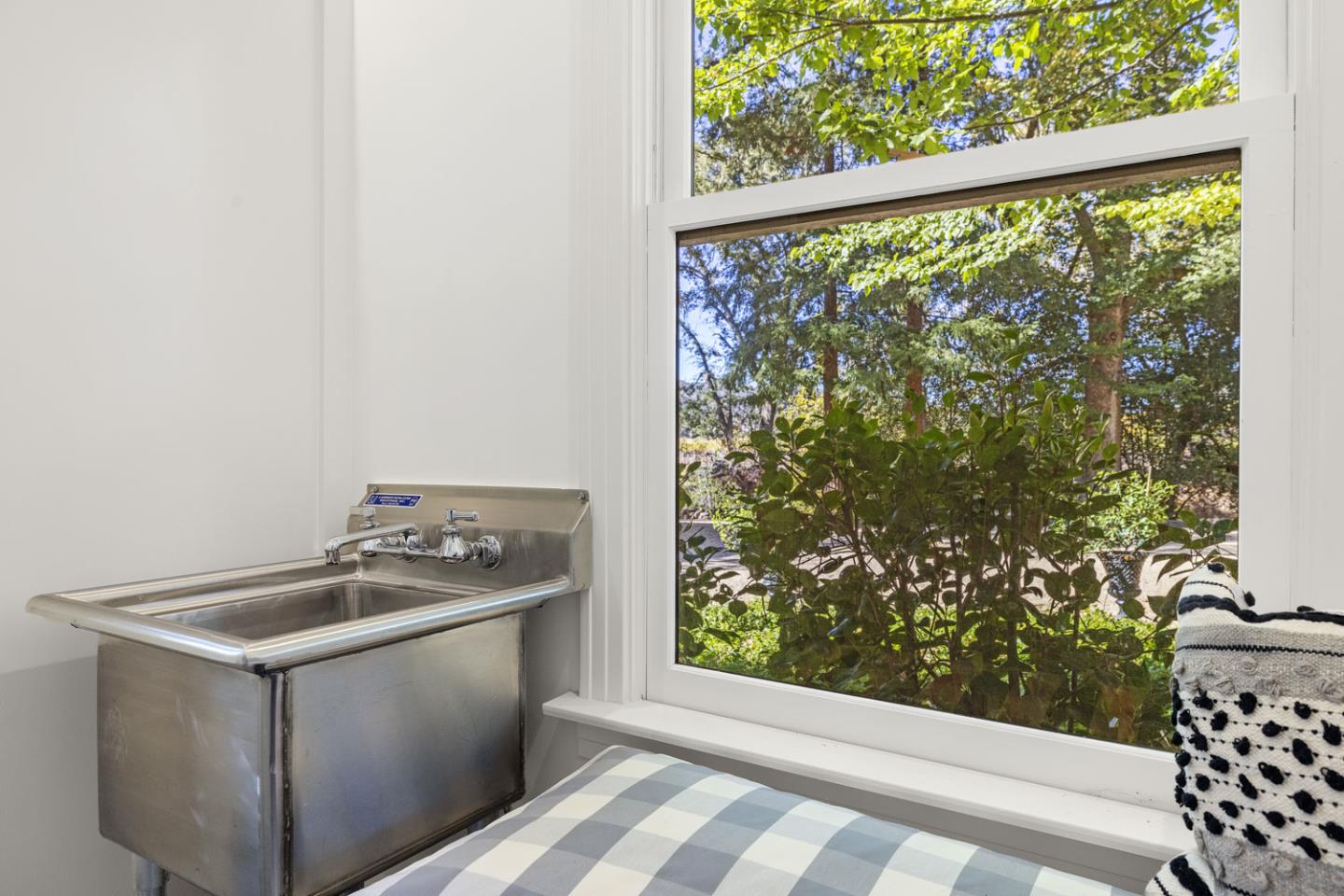 Detail Gallery Image 42 of 178 For 2551 Grant St, Calistoga,  CA 94515 - 6 Beds | 6/2 Baths