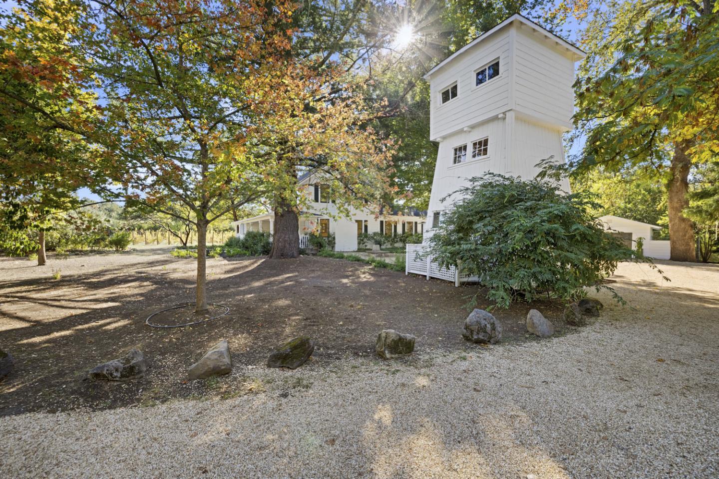 Detail Gallery Image 6 of 178 For 2551 Grant St, Calistoga,  CA 94515 - 6 Beds | 6/2 Baths