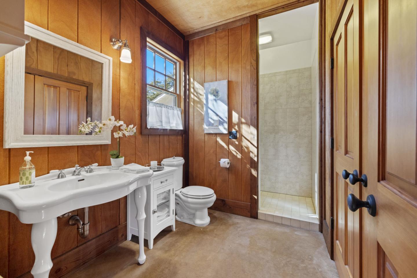 Detail Gallery Image 90 of 178 For 2551 Grant St, Calistoga,  CA 94515 - 6 Beds | 6/2 Baths
