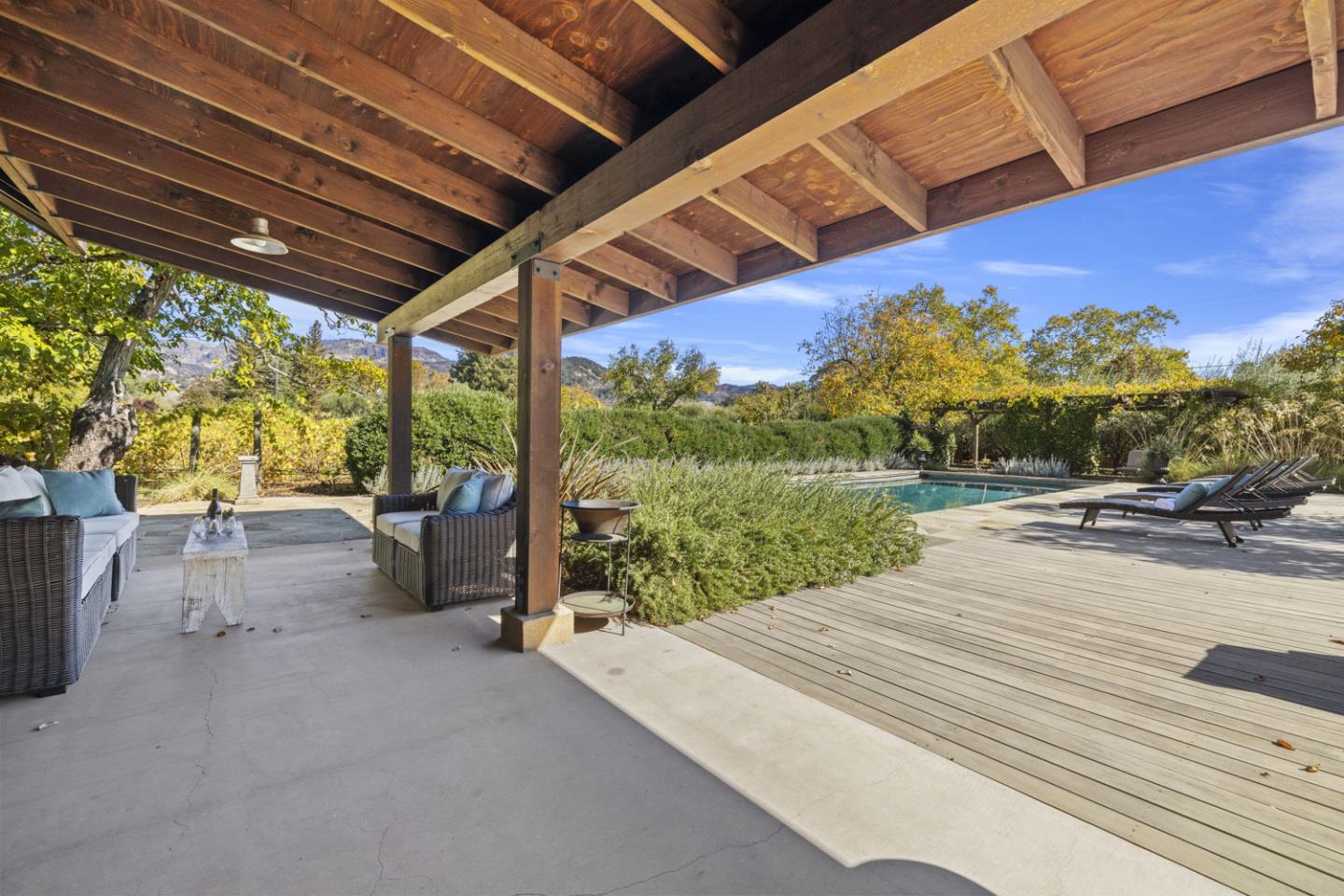 Detail Gallery Image 92 of 178 For 2551 Grant St, Calistoga,  CA 94515 - 6 Beds | 6/2 Baths