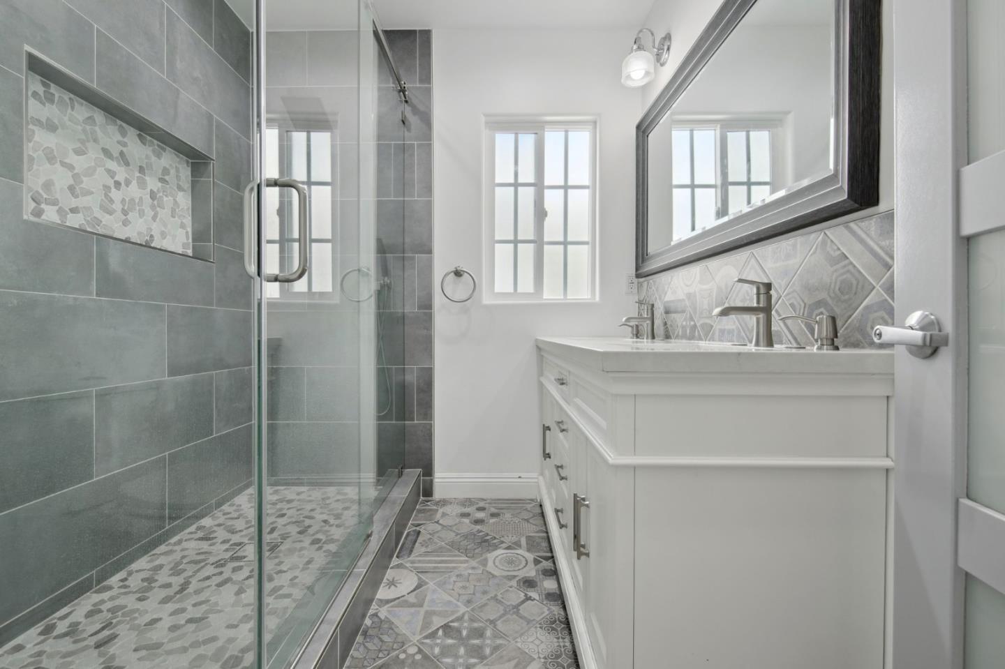 Detail Gallery Image 17 of 25 For 5040 Varna Ave #1,  Sherman Oaks,  CA 91423 - 4 Beds | 3 Baths