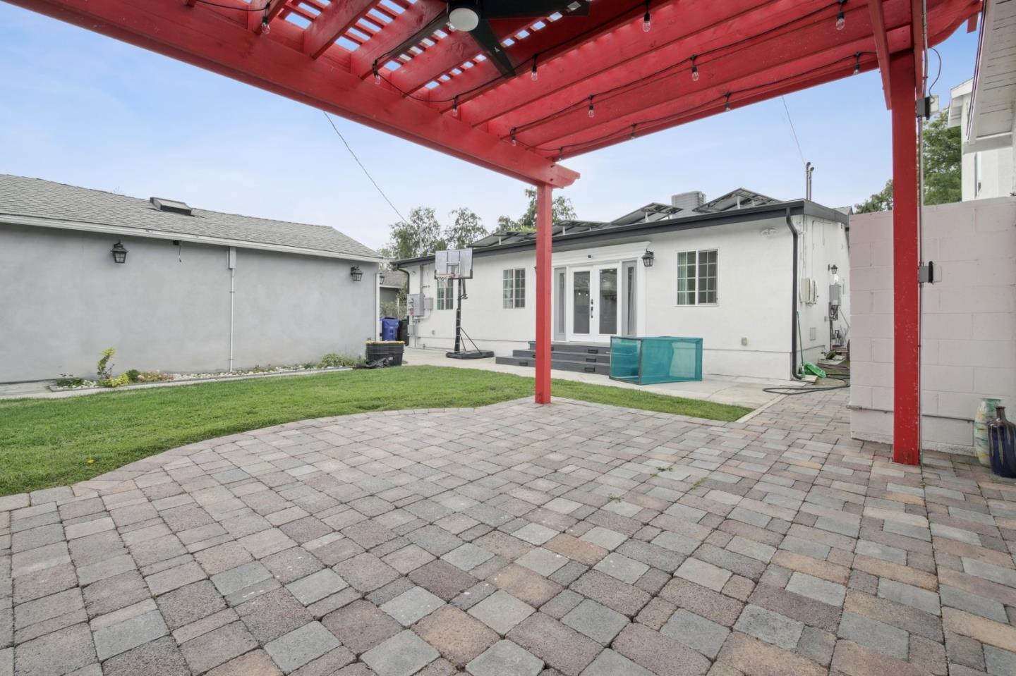 Detail Gallery Image 24 of 25 For 5040 Varna Ave #1,  Sherman Oaks,  CA 91423 - 4 Beds | 3 Baths