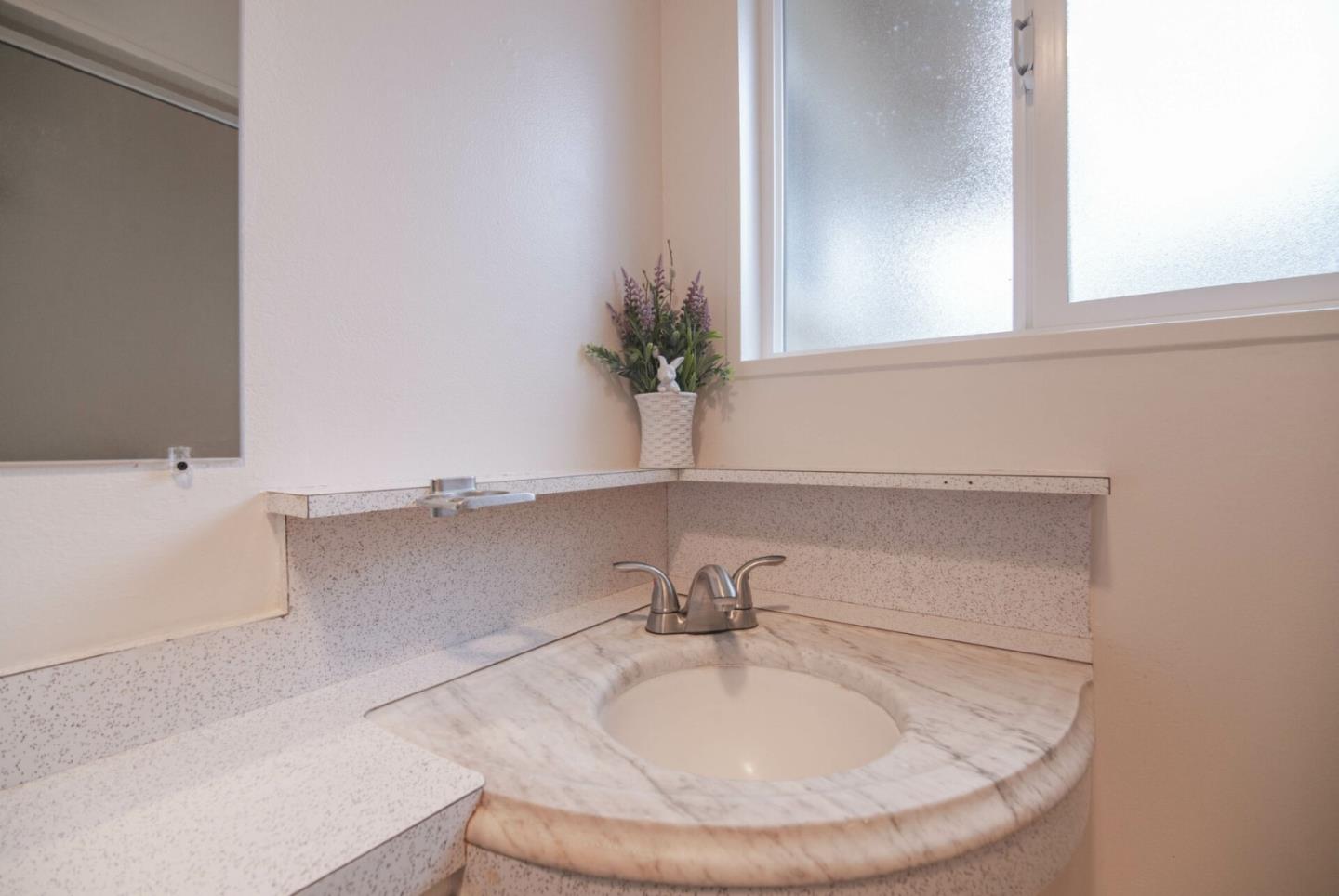 Detail Gallery Image 14 of 27 For 90 Beverly Dr, Watsonville,  CA 95076 - 4 Beds | 2 Baths