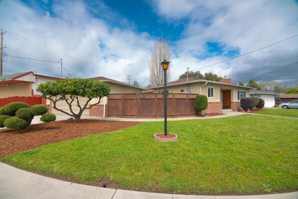 Detail Gallery Image 2 of 27 For 90 Beverly Dr, Watsonville,  CA 95076 - 4 Beds | 2 Baths