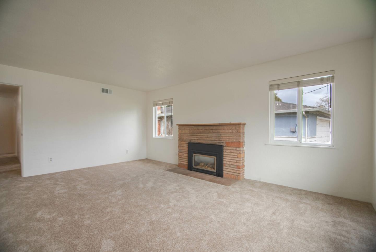 Detail Gallery Image 4 of 27 For 90 Beverly Dr, Watsonville,  CA 95076 - 4 Beds | 2 Baths