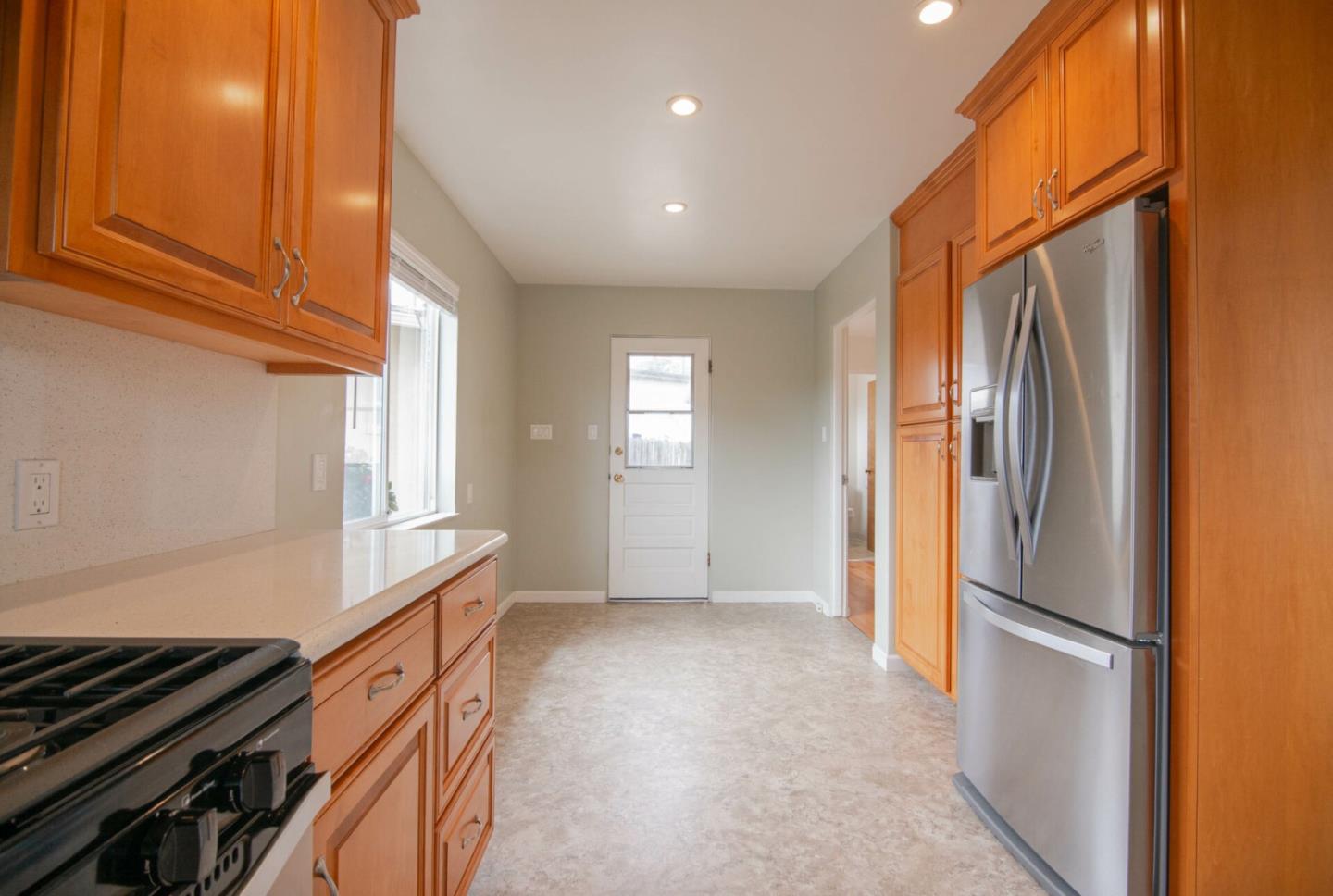 Detail Gallery Image 7 of 27 For 90 Beverly Dr, Watsonville,  CA 95076 - 4 Beds | 2 Baths