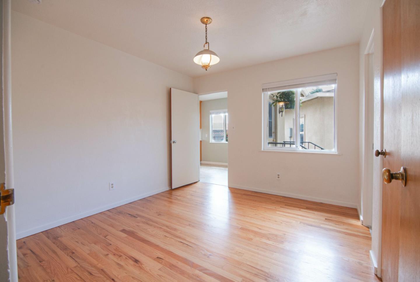 Detail Gallery Image 8 of 27 For 90 Beverly Dr, Watsonville,  CA 95076 - 4 Beds | 2 Baths