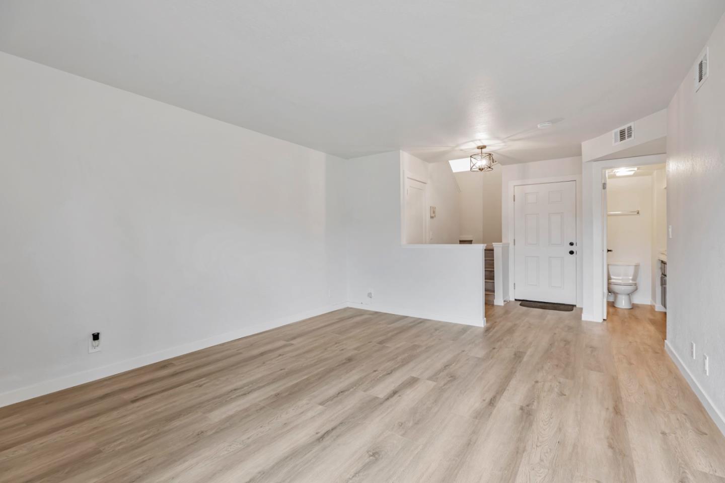 Detail Gallery Image 10 of 37 For 8170 Westwood Dr #22,  Gilroy,  CA 95020 - 2 Beds | 1/1 Baths