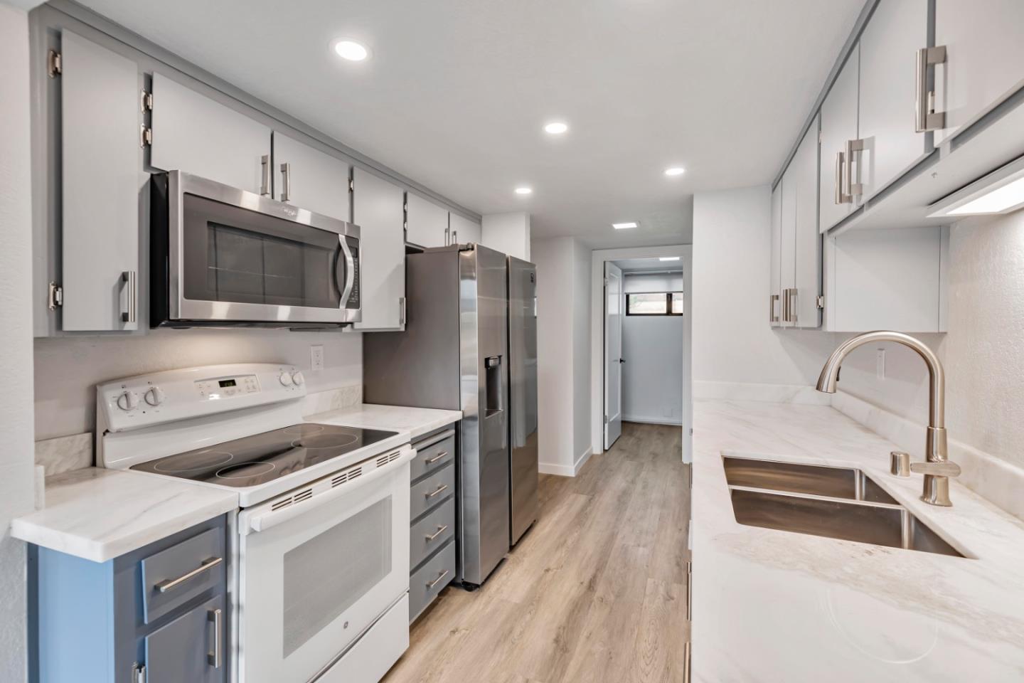 Detail Gallery Image 13 of 37 For 8170 Westwood Dr #22,  Gilroy,  CA 95020 - 2 Beds | 1/1 Baths